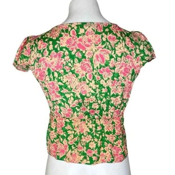 ❣️SOLD❣️ Floral V-Neck Green and Pink Top - Picture 9 of 10